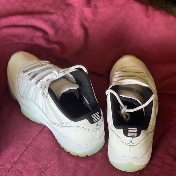 Jordan 11 lows - Picture 3 of 3